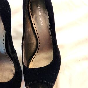 Gianni Bini Black Velvet Heels with Peep-Toe Design